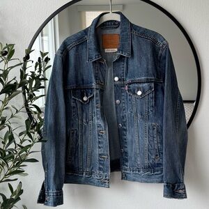 Levi's Women’s Classic Original Trucker Denim Jean Jacket S